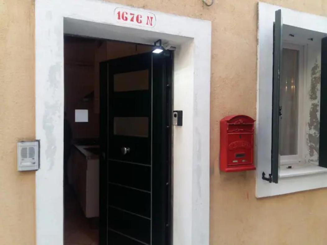 Апартаменты Sestiere Dorsoduro, A Due Passi Da Zattere Венеция Экстерьер фото
